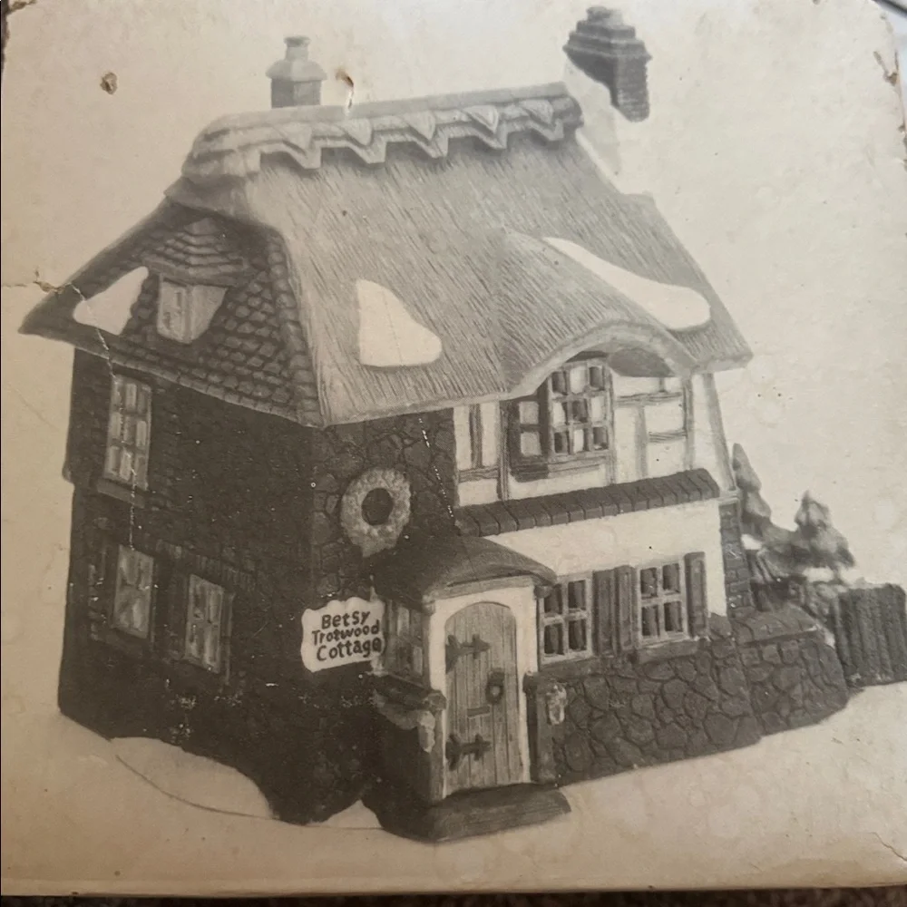 Department 56 David Copperfield, Betsy Trotwoods Cottage w/Lights